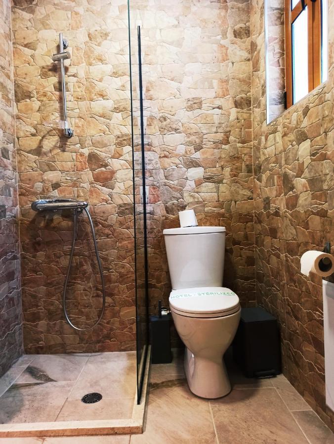 Hotel Praga Gjirokastër Esterno foto