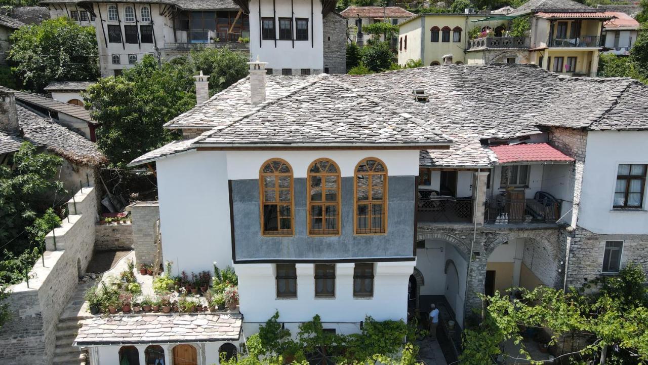 Hotel Praga Gjirokastër Esterno foto