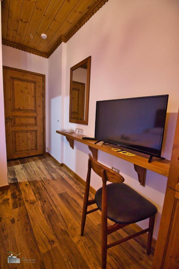 Hotel Praga Gjirokastër Esterno foto