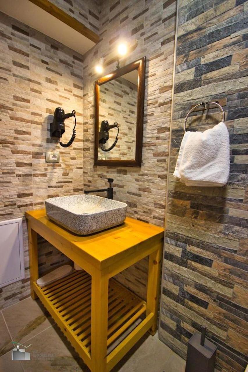 Hotel Praga Gjirokastër Esterno foto